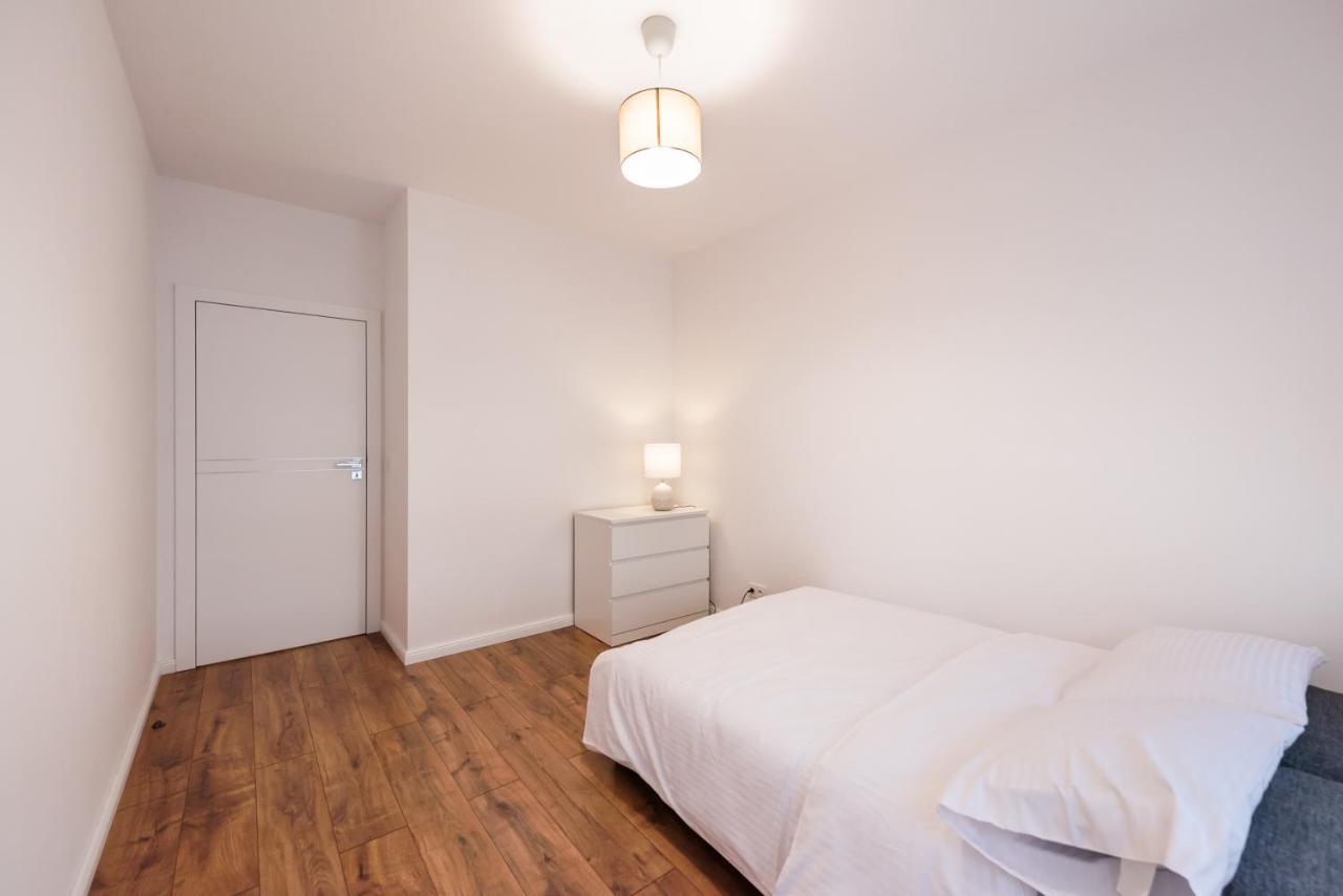 ורשה Saska Kepa Bright Apartament מראה חיצוני תמונה
